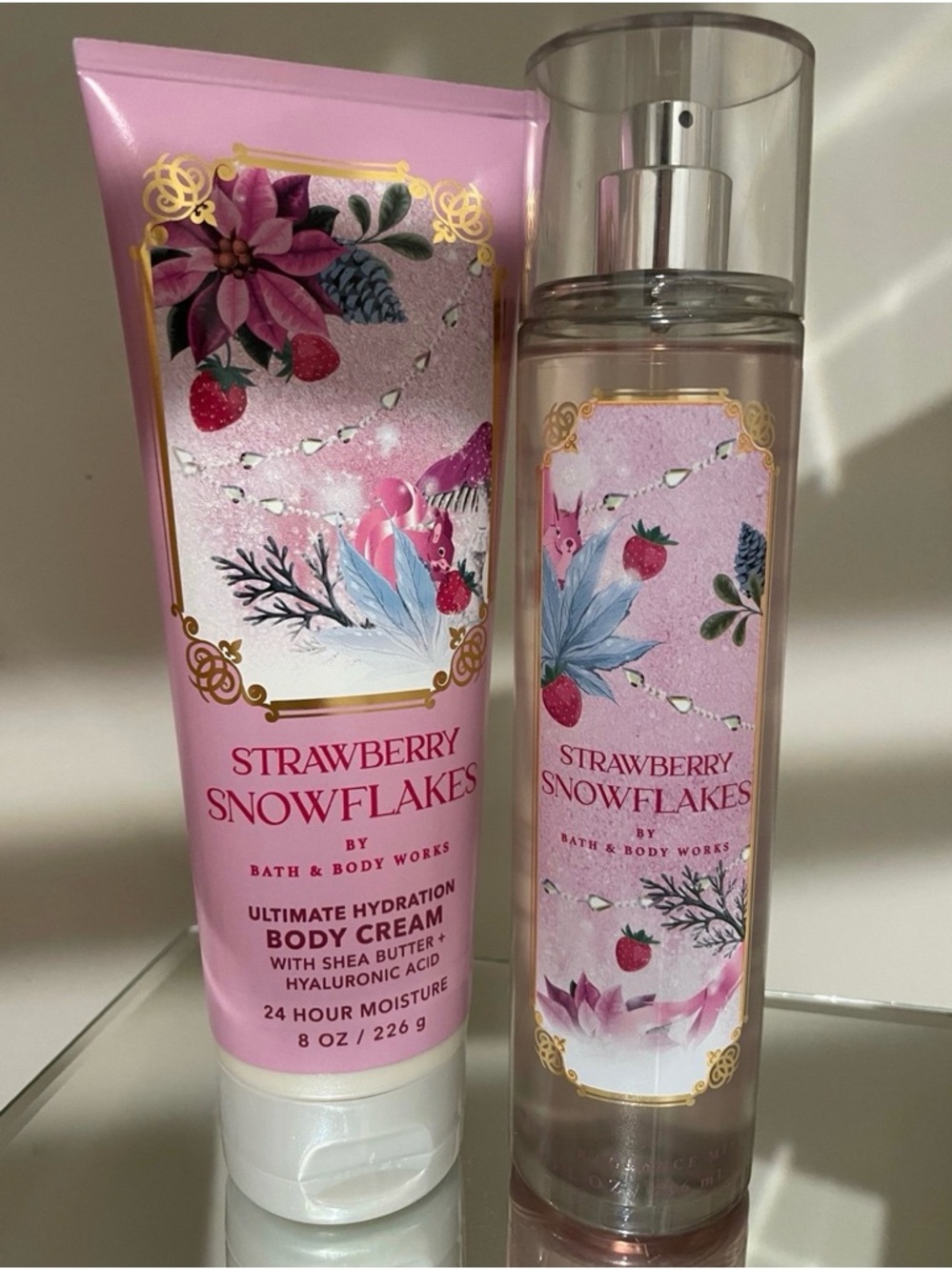 Bath & Body Works Strawberry Snowflakes Body Cream & Fragrance Mist - Pink